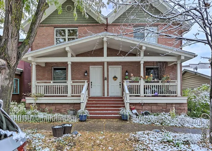Cozy Central Glenwood Springs Condo W/ 2 Decks!