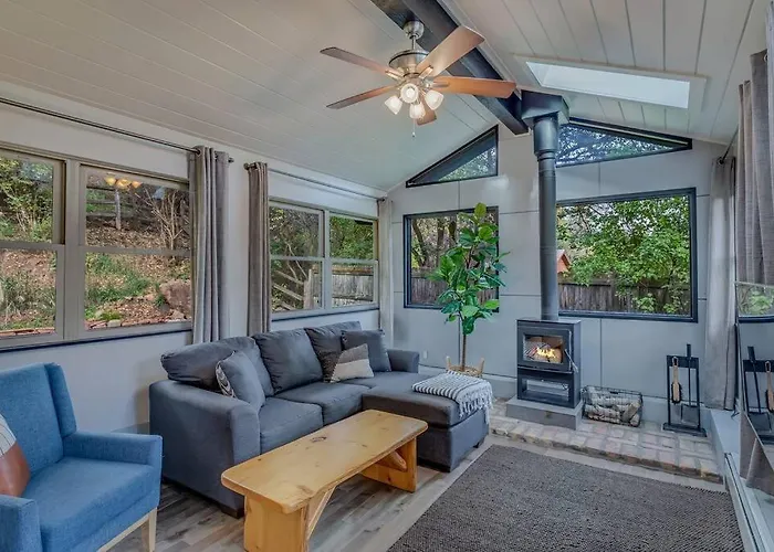Cozy Modern House Seconds From Roaring Fork River