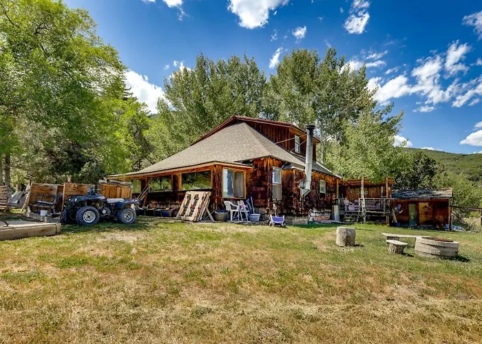 Scenic Mount Sopris View: Historic Alpine Cabin!