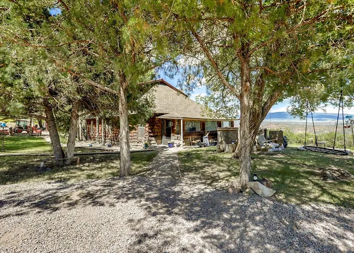 Scenic Mount Sopris View: Historic Alpine Cabin!
