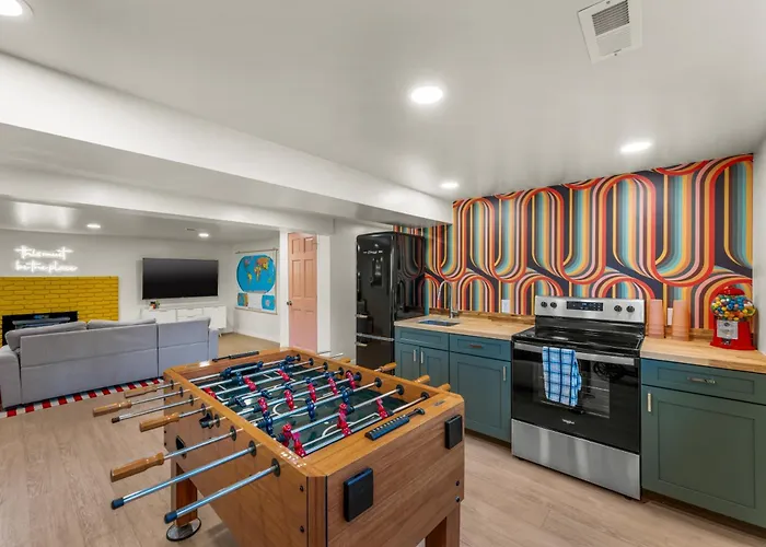 Glenwood Springs Mountain Getaway With Hot Tub And Riverfront