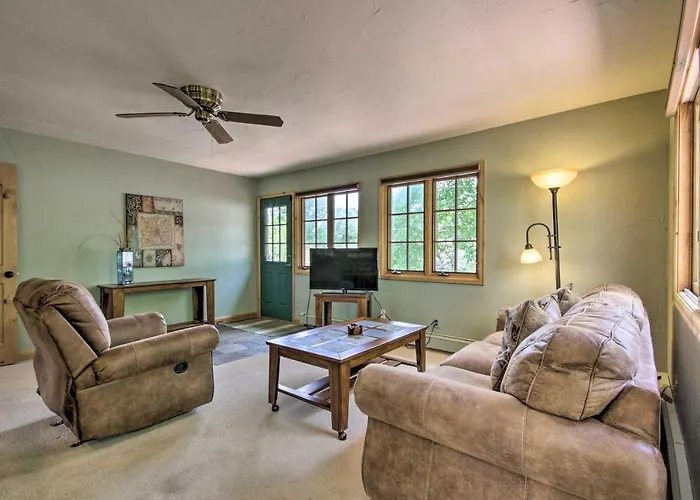 'Rivers Edge' Mtn Home: Private Hot Tub & Views
